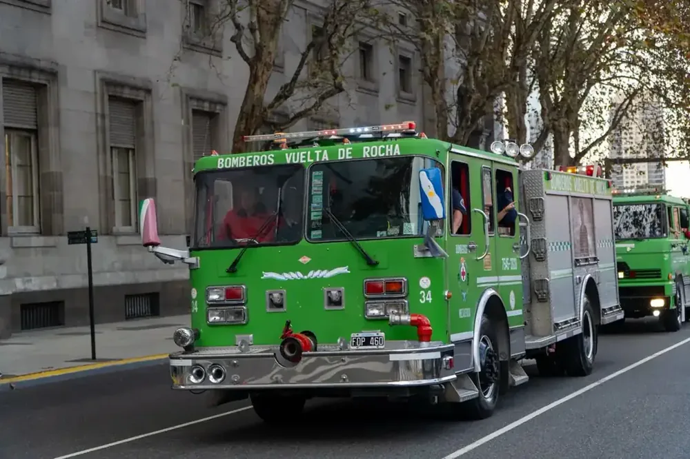 Autobomba Urbana Móvil 34 de Bomberos Voluntarios Vuelta de Rocha